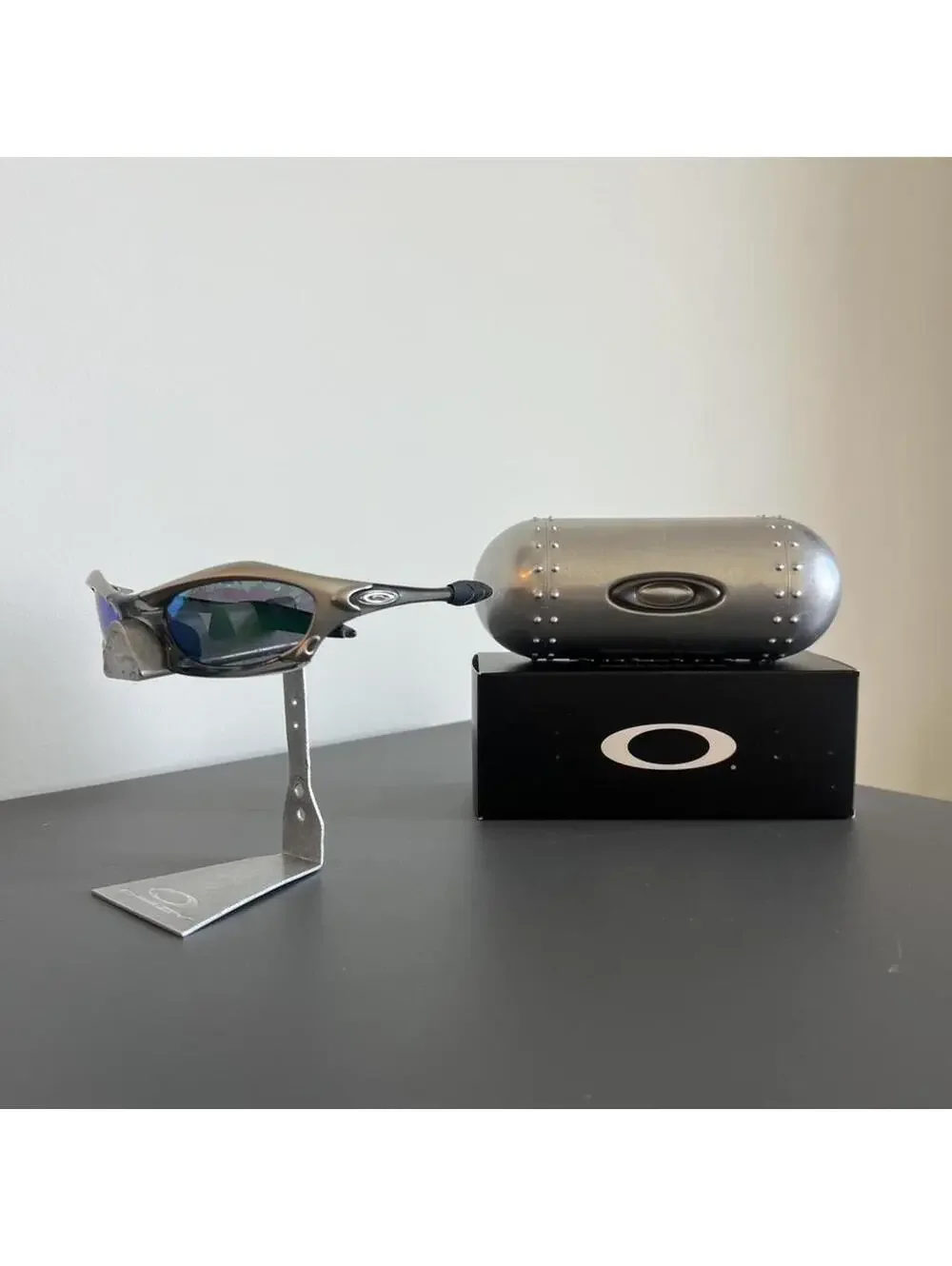 Oakley Men's Silver and Black Sunglass